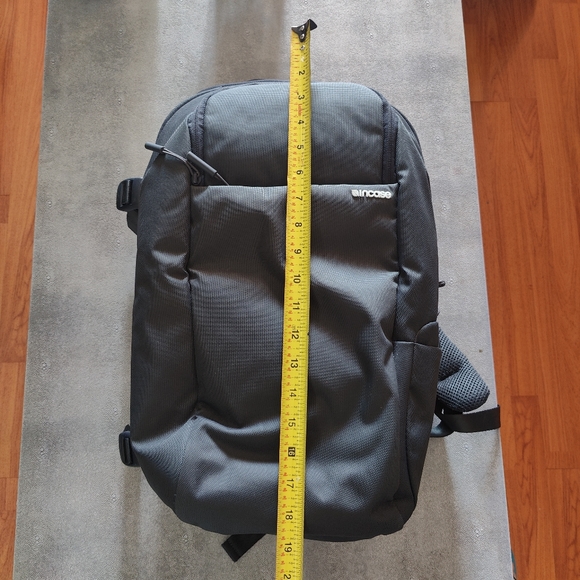 Incase camera backpack - Picture 12 of 17